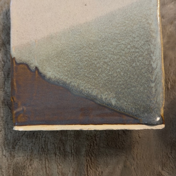 𝐕𝐀𝐒𝐄 𝐒𝐄𝐓 𝐁𝐄𝐀𝐔𝐓𝐈𝐅𝐔𝐋𝐋𝐘 𝐌𝐀𝐃𝐄-𝐒𝐈𝐆𝐍𝐀𝐓𝐔𝐑𝐄 & 𝐃𝐀𝐓𝐄 𝐎𝐍 𝐁𝐎𝐓𝐓𝐎𝐌 - Picture 4 of 9